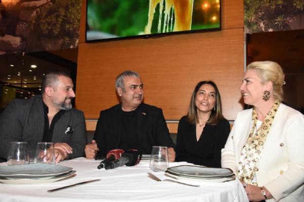 Dünya,Sinan Erdem'de buluşuyor!